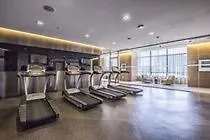 Maryam Suites Hullmark Centre Toronto Hotel